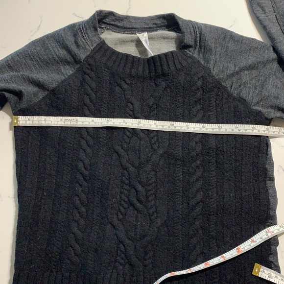 lululemon St. Moritz Cable Knit Sweater Merino Wool Black/Grey Sz6 - Picture 10 of 10